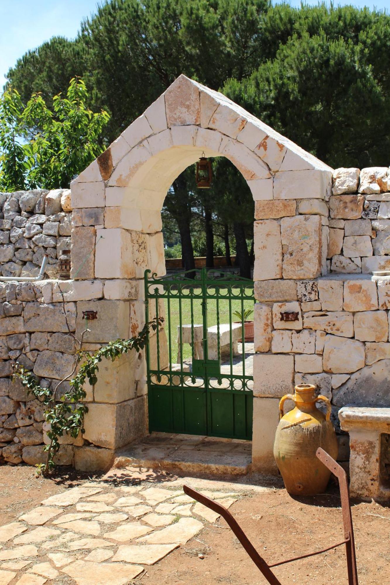 Masseria Tolla Ostuni Luaran gambar